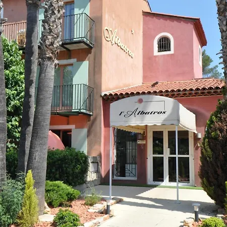 Appt Albatros Pres Cote D'azur, Piscine, Parking Prive, Proche Du Golf St Donat شقة